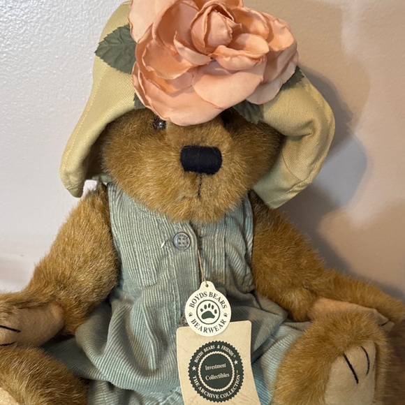 Boyd’s Bear.    Teddy Bear with Floral Hat and Green Outfit - Picture 3 of 4